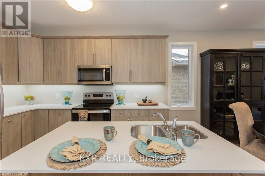 2244 Evans Boulevard, London South, Ontario  N6M 0A8 - Photo 6 - X12783626