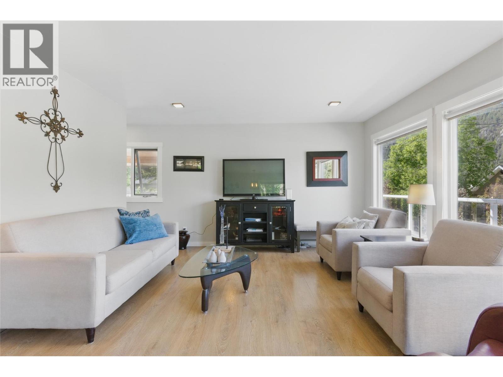 2250 Paul Lake Road, Kamloops, British Columbia  V2H 1N9 - Photo 15 - 10370928