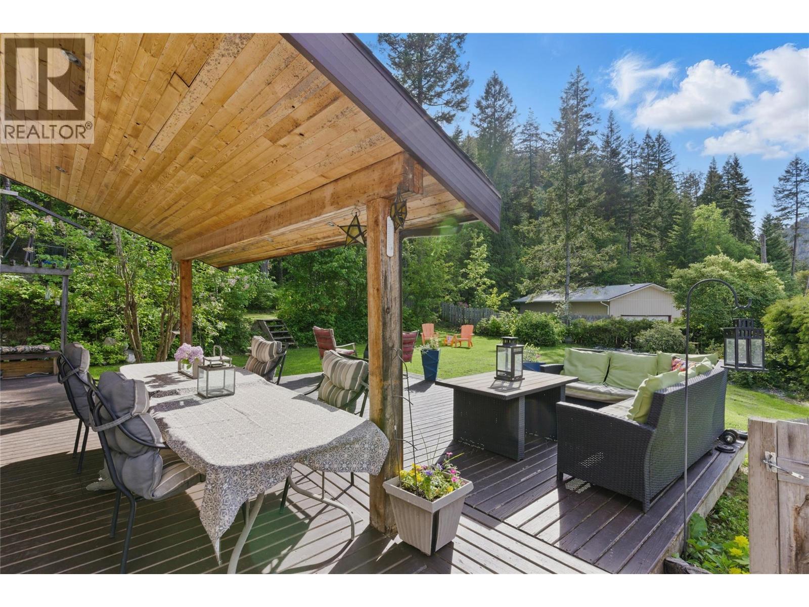 2250 Paul Lake Road, Kamloops, British Columbia  V2H 1N9 - Photo 3 - 10370928