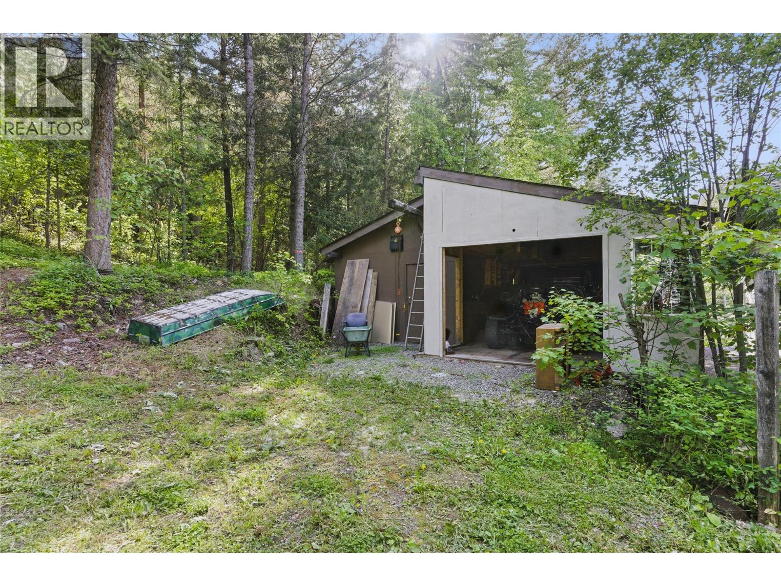 2250 Paul Lake Road, Kamloops, British Columbia  V2H 1N9 - Photo 38 - 10370928