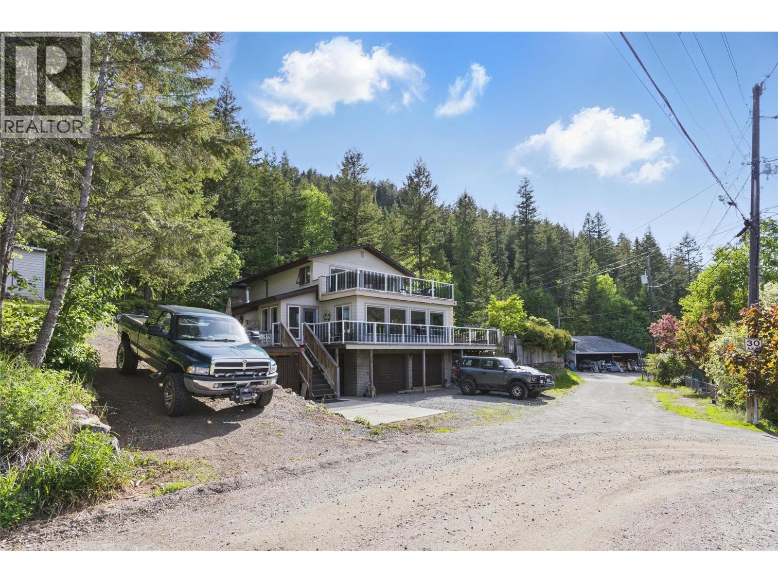 2250 Paul Lake Road, Kamloops, British Columbia  V2H 1N9 - Photo 37 - 10370928