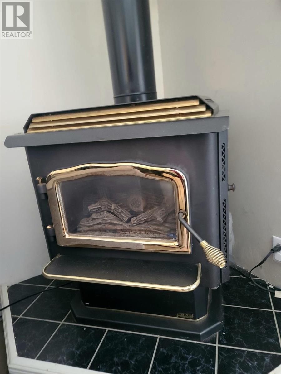 8 Capital Pl, Elliot Lake, Ontario  P5A 1P8 - Photo 7 - SM260288