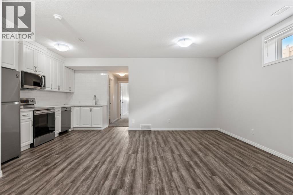 3 Hillcrest Close E, Airdrie, Alberta  T4B 4T9 - Photo 14 - A2274350