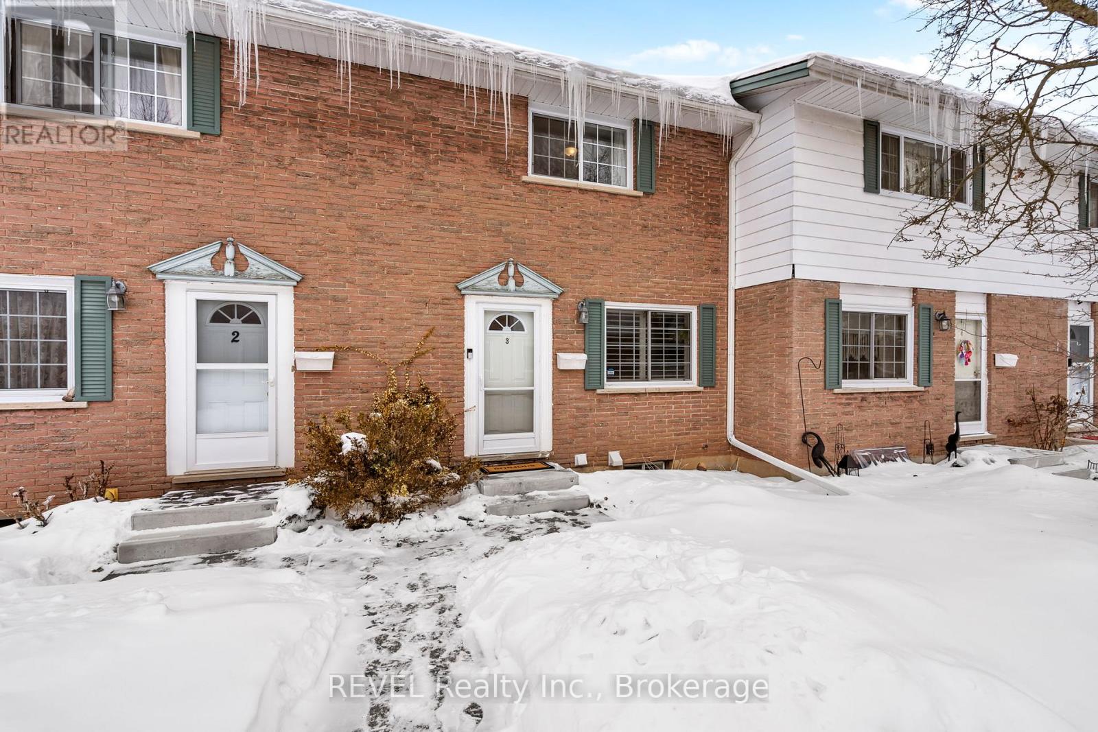 3 - 5852 Frontenac Street, Niagara Falls, Ontario  L2G 3A9 - Photo 2 - X12783656
