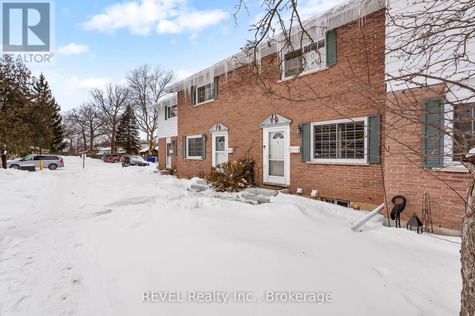 3 - 5852 Frontenac Street, Niagara Falls, Ontario  L2G 3A9 - Photo 3 - X12783656