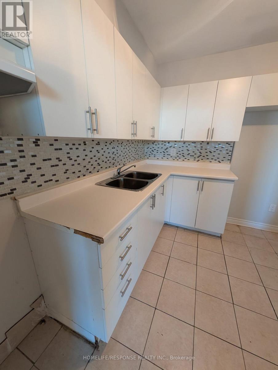 1003 - 3390 Weston Road, Toronto (Humbermede), Ontario  M9M 2X3 - Photo 17 - W12740370