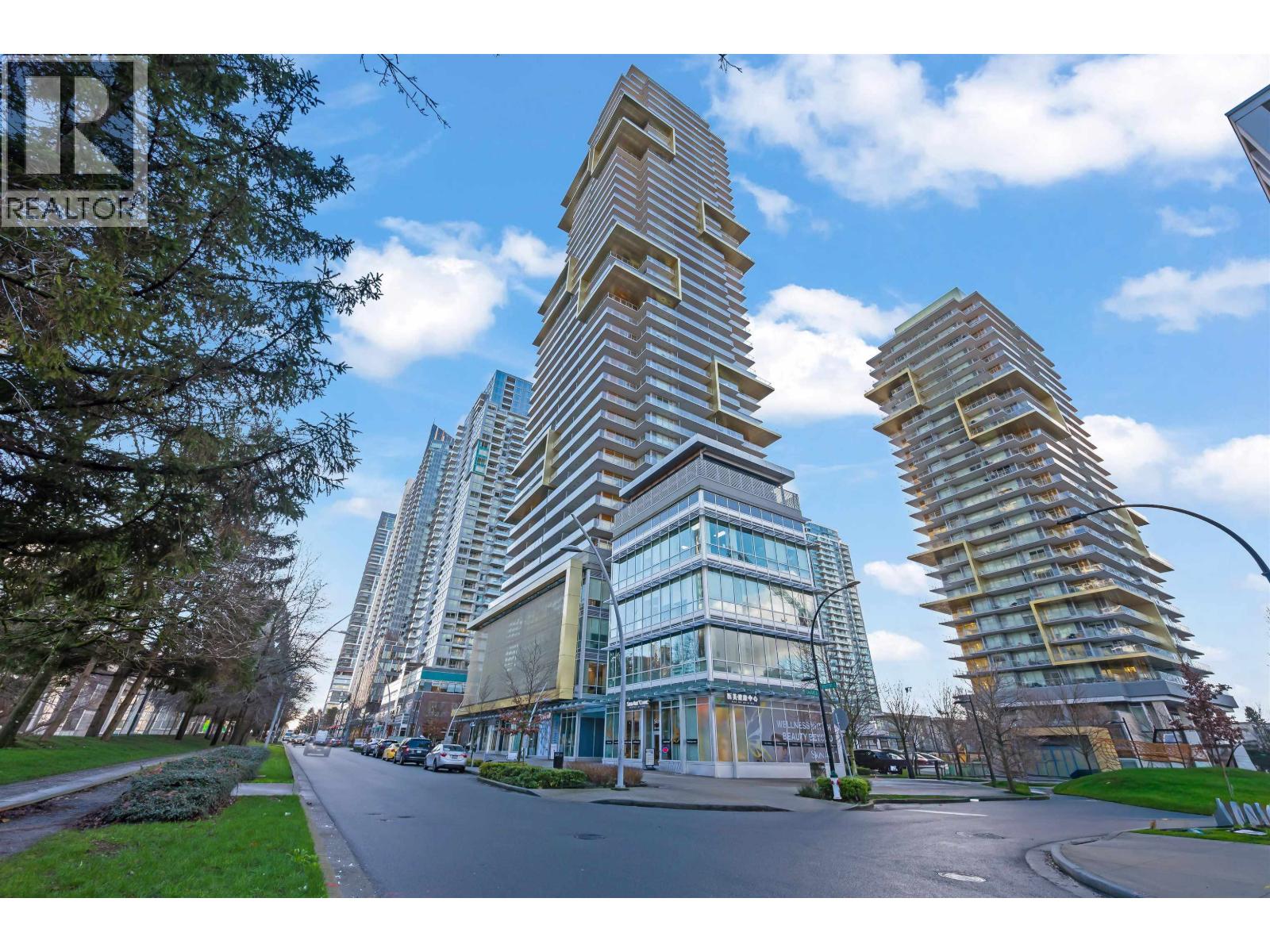 3206 6383 MCKAY AVENUE, Burnaby, British Columbia