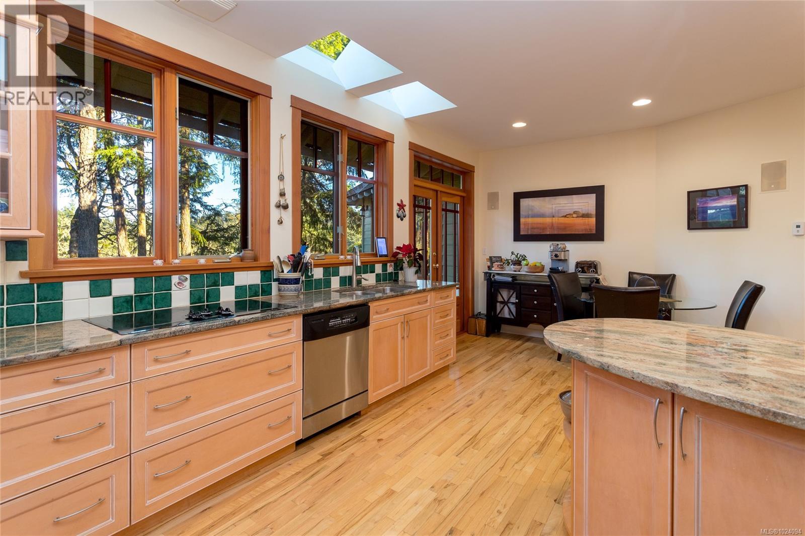 240 Viaduct Ave W, Saanich, British Columbia  V9E 2B6 - Photo 21 - 1024094