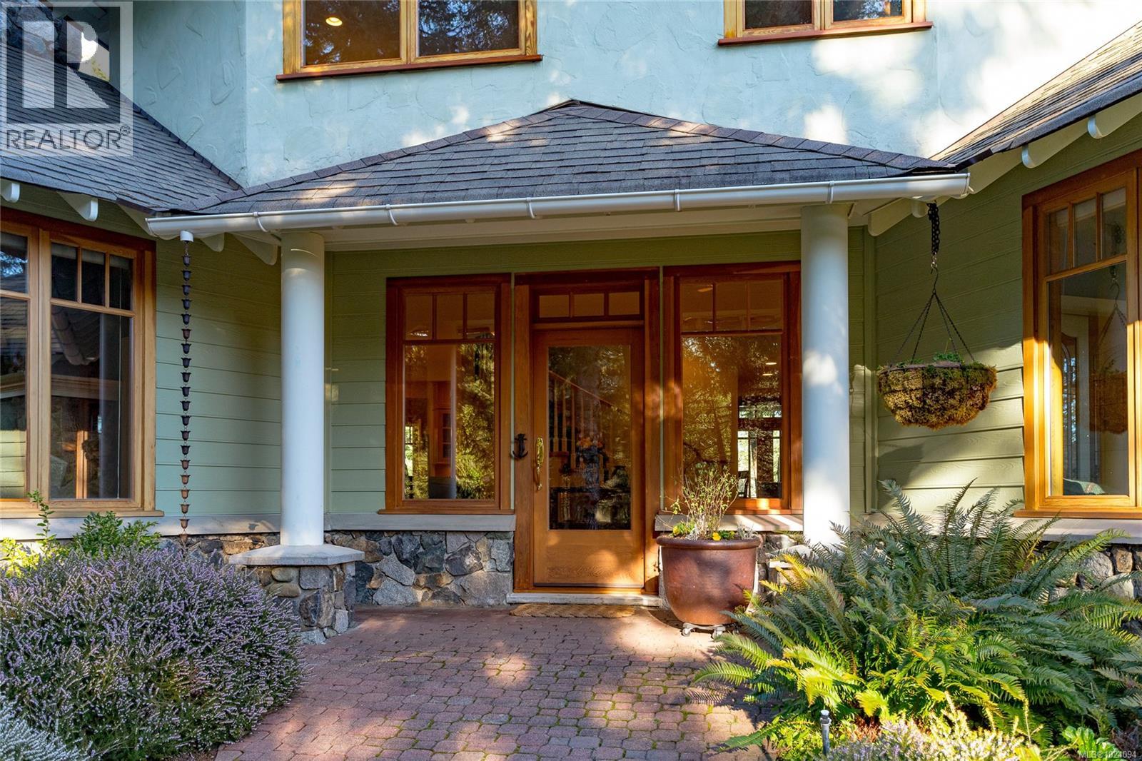 240 Viaduct Ave W, Saanich, British Columbia  V9E 2B6 - Photo 9 - 1024094