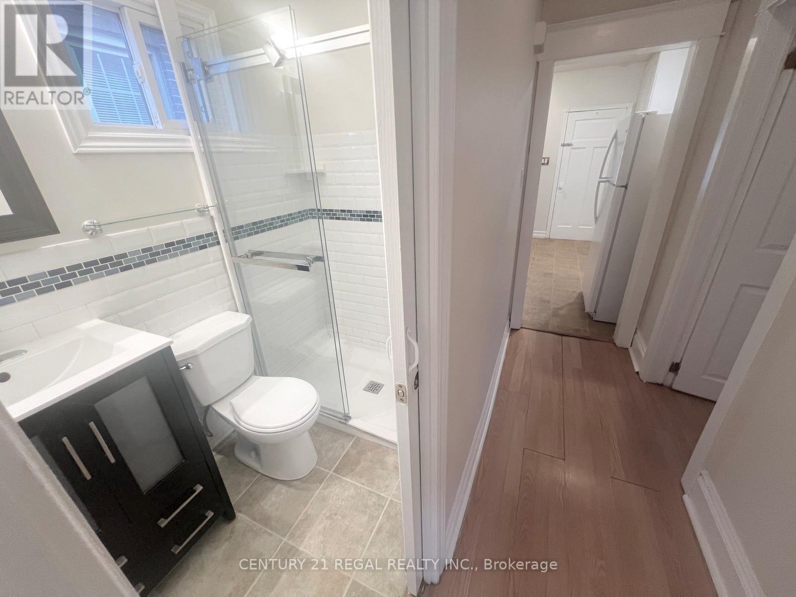 7 Holborne Avenue, Toronto, Ontario  M4C 2P8 - Photo 7 - E12783616