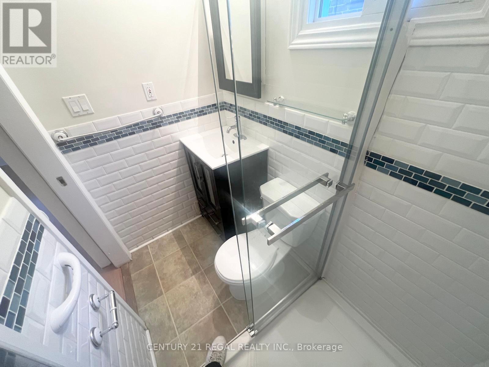 7 Holborne Avenue, Toronto, Ontario  M4C 2P8 - Photo 8 - E12783616