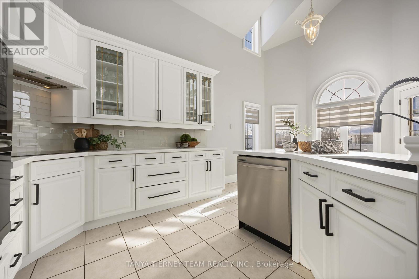 41 Apsley Crescent, Whitby, Ontario  L1M 2E7 - Photo 11 - E12783632