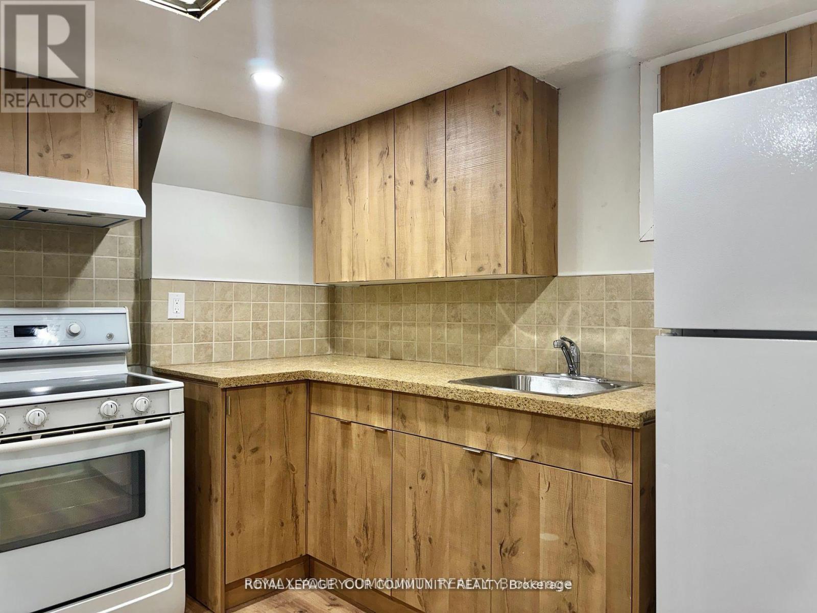 Bsmt B - 246 Elka Drive, Richmond Hill, Ontario  L4C 3A3 - Photo 3 - N12783622