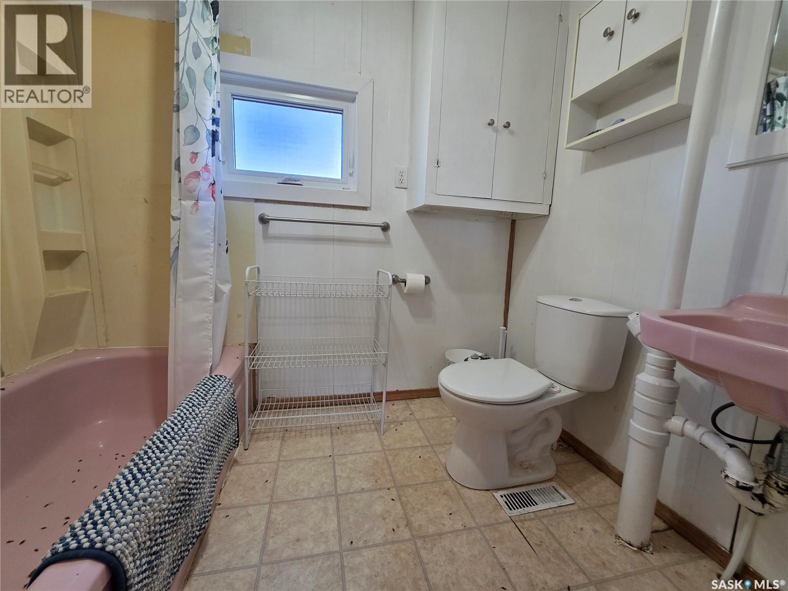 3360 Rutland Avenue, Gull Lake, Saskatchewan  S0N 1A0 - Photo 11 - SK028417