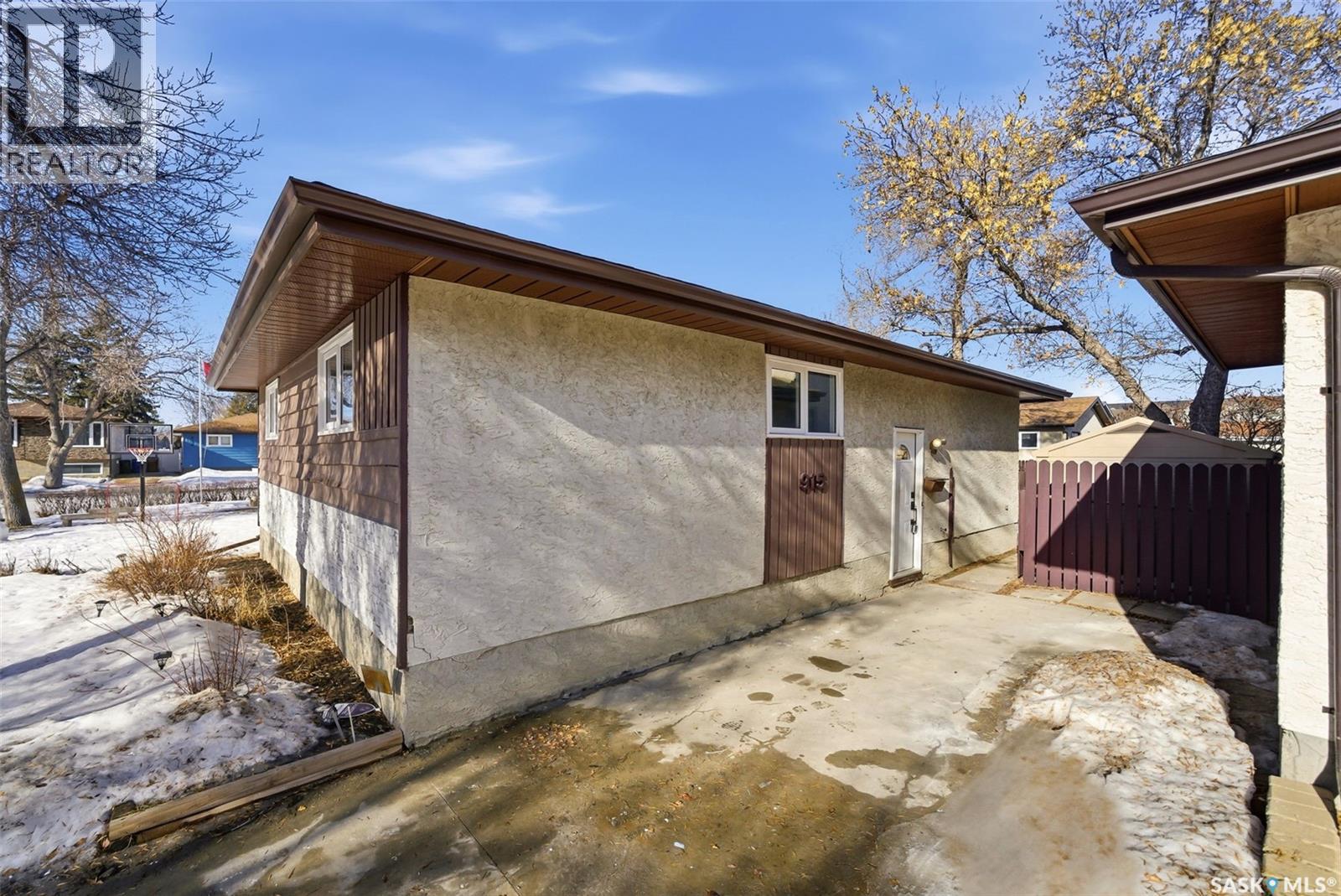 915 Rowell Crescent N, Regina, Saskatchewan  S4X 2A5 - Photo 30 - SK028402