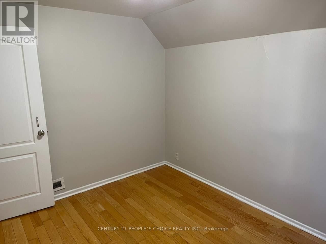 681 Jane Street, Toronto, Ontario  M6N 4A6 - Photo 25 - W12783574