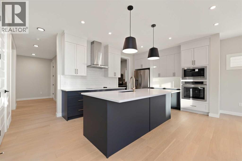 221 South Shore View, Chestermere, Alberta  T1X 2Y3 - Photo 3 - A2278133