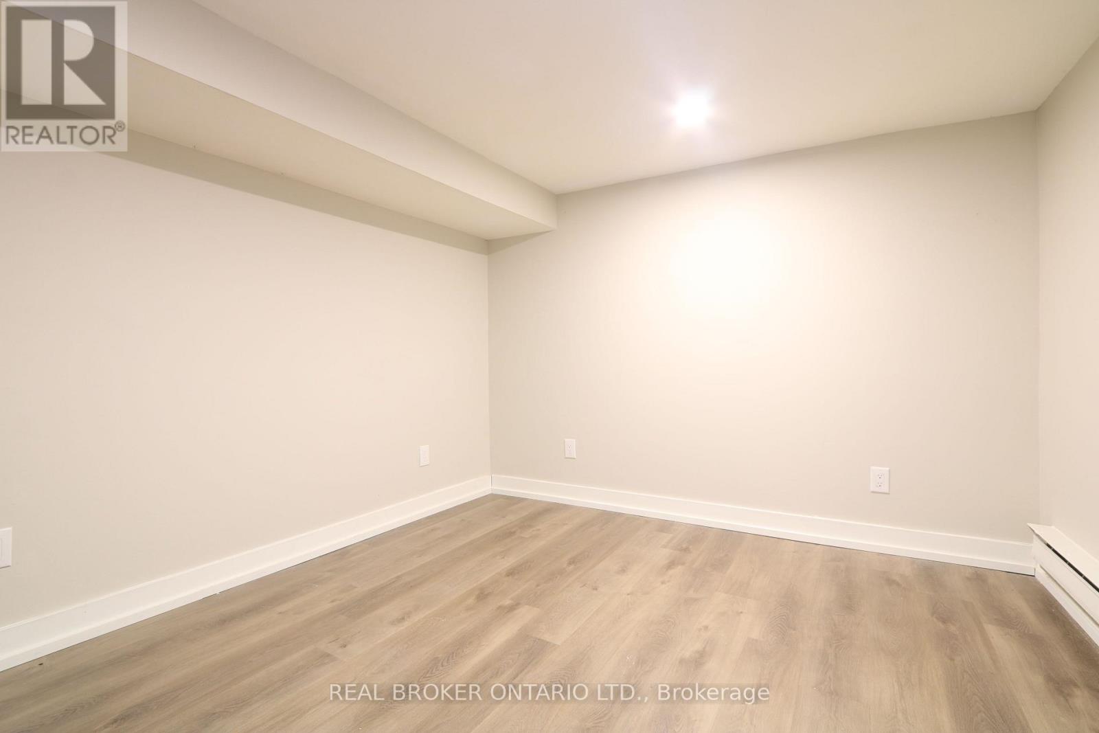 903-909 Main Street E, Hamilton, Ontario  L8M 1M6 - Photo 17 - X12783650