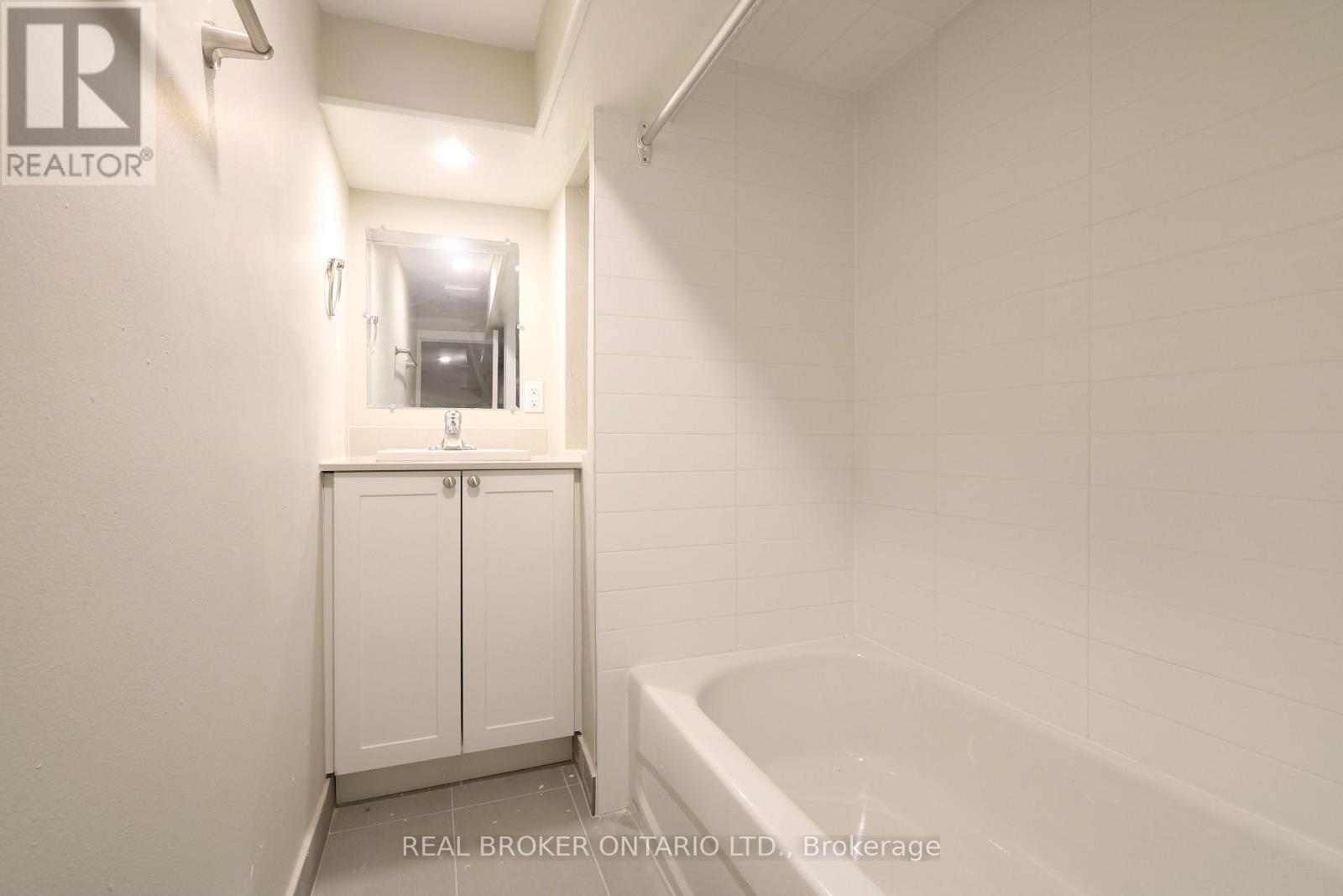 903-909 Main Street E, Hamilton, Ontario  L8M 1M6 - Photo 20 - X12783650