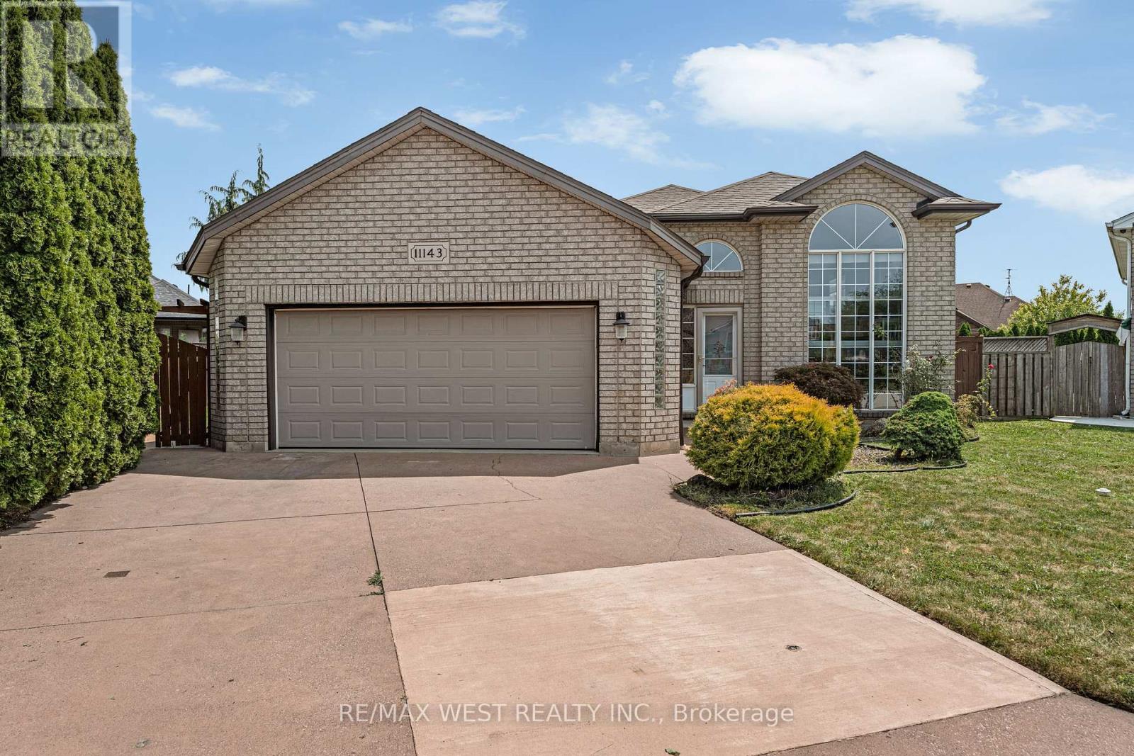 11143 Ancona Crescent, Windsor, Ontario  N8R 2K2 - Photo 3 - X12783660