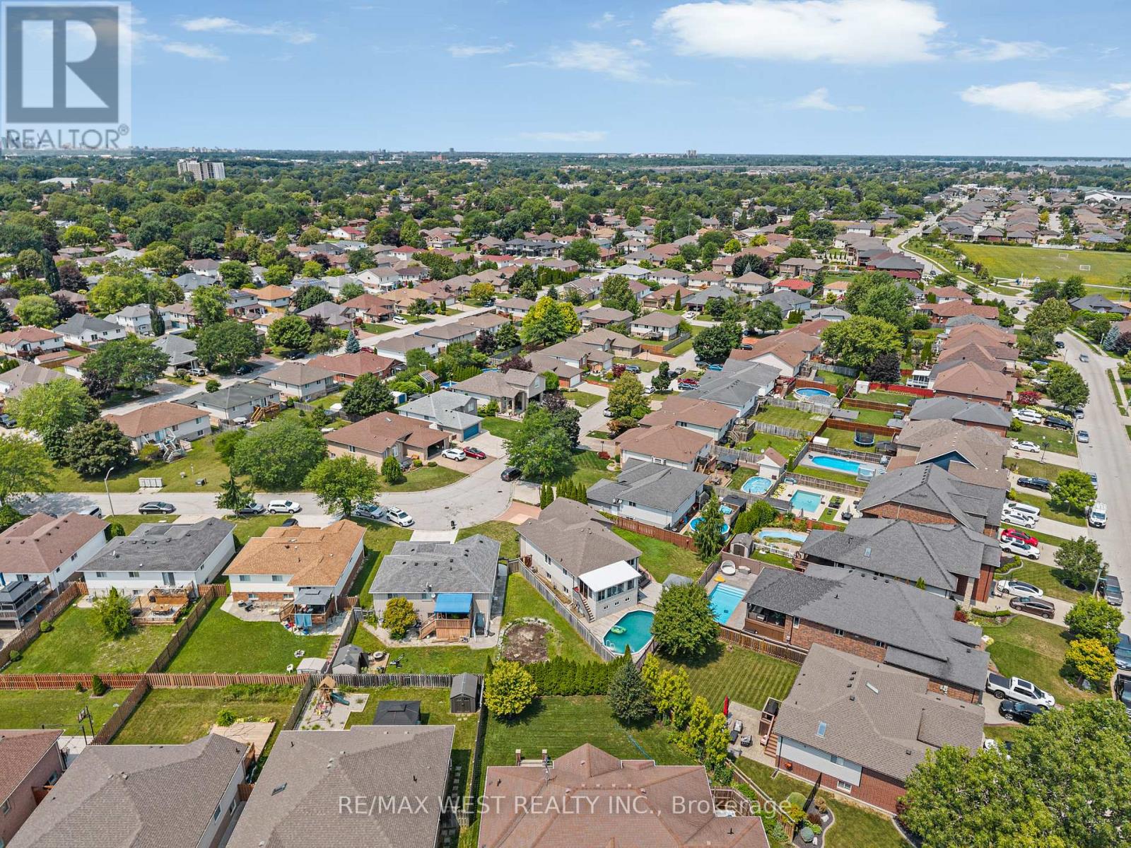 11143 Ancona Crescent, Windsor, Ontario  N8R 2K2 - Photo 46 - X12783660