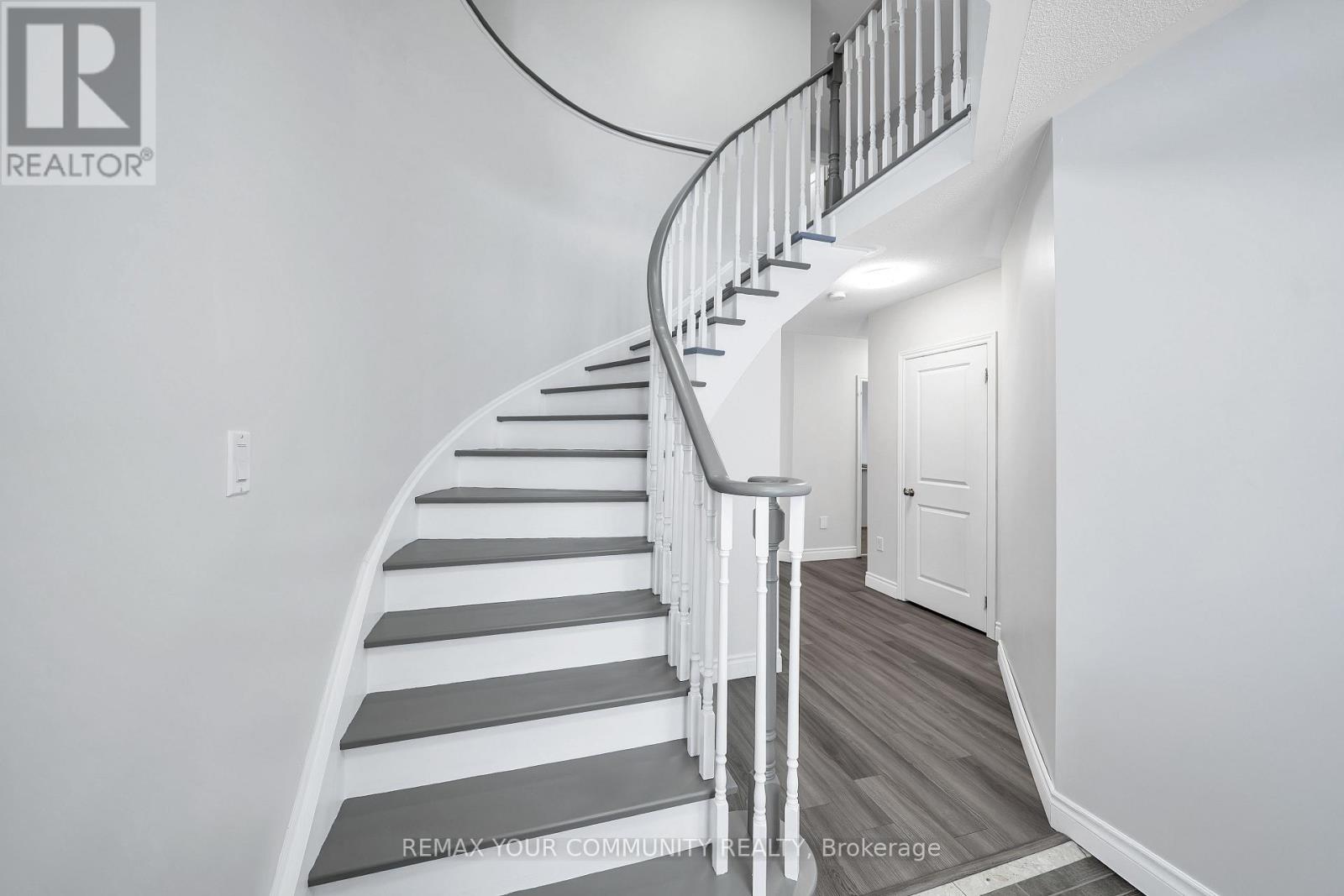 17 Adanac Drive, Whitby, Ontario  L1N 0J4 - Photo 2 - E12782362