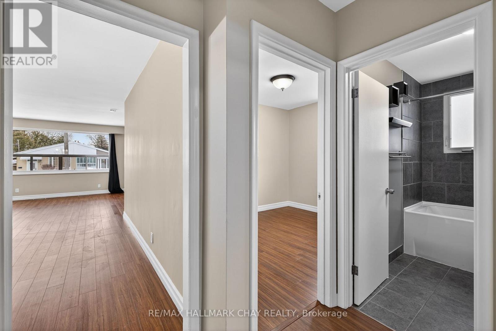 313 Taylor Mills Drive N, Richmond Hill, Ontario  L4C 2T8 - Photo 15 - N12781288