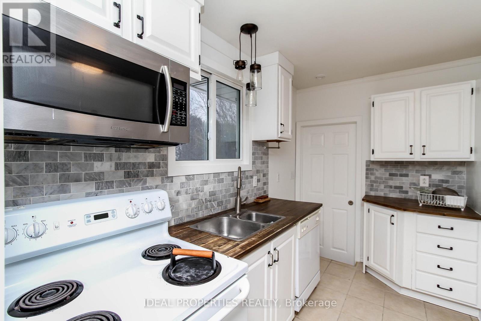 103 Sherwood Street, Ottawa, Ontario  K2L 1K8 - Photo 12 - X12783744