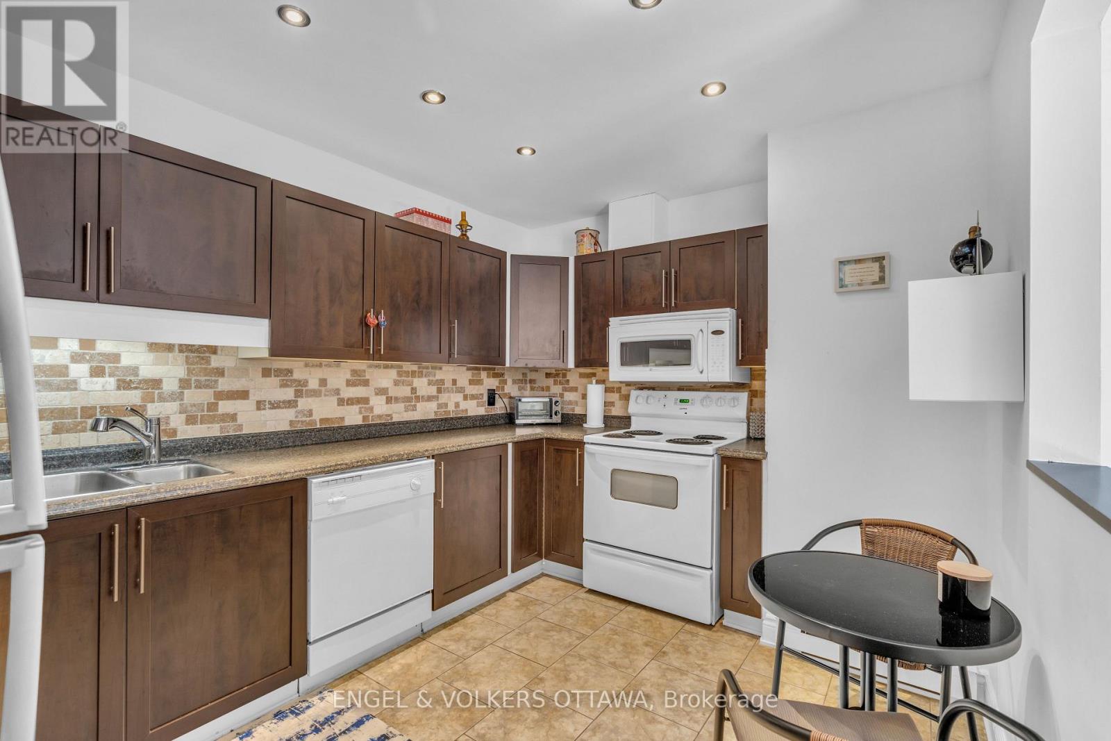 7 - 5 Timberview Way, Ottawa, Ontario  K2H 9M6 - Photo 10 - X12783912