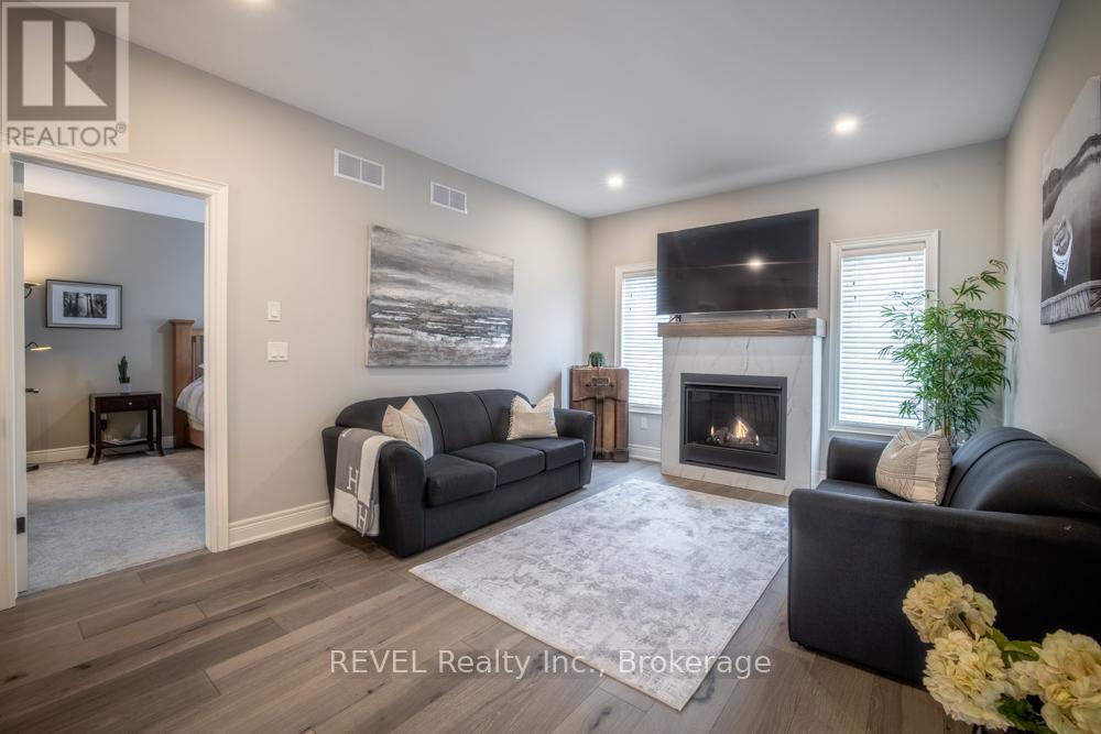 94 Julia Drive, Welland (Coyle Creek), Ontario  L3C 0E7 - Photo 14 - X12783842