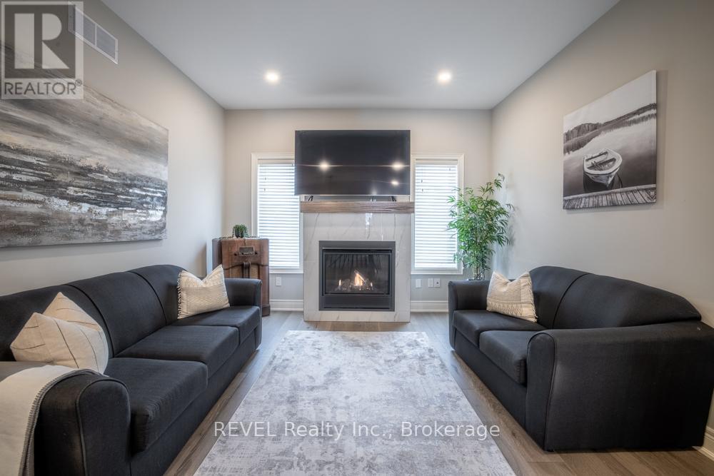 94 Julia Drive, Welland (Coyle Creek), Ontario  L3C 0E7 - Photo 15 - X12783842