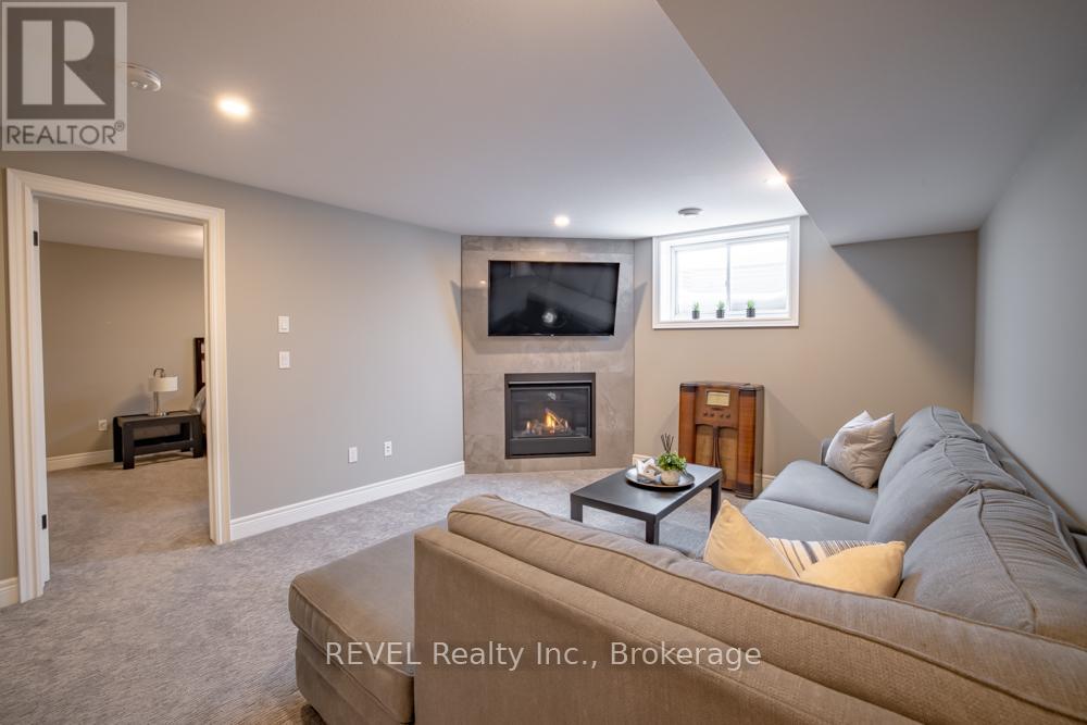 94 Julia Drive, Welland (Coyle Creek), Ontario  L3C 0E7 - Photo 22 - X12783842