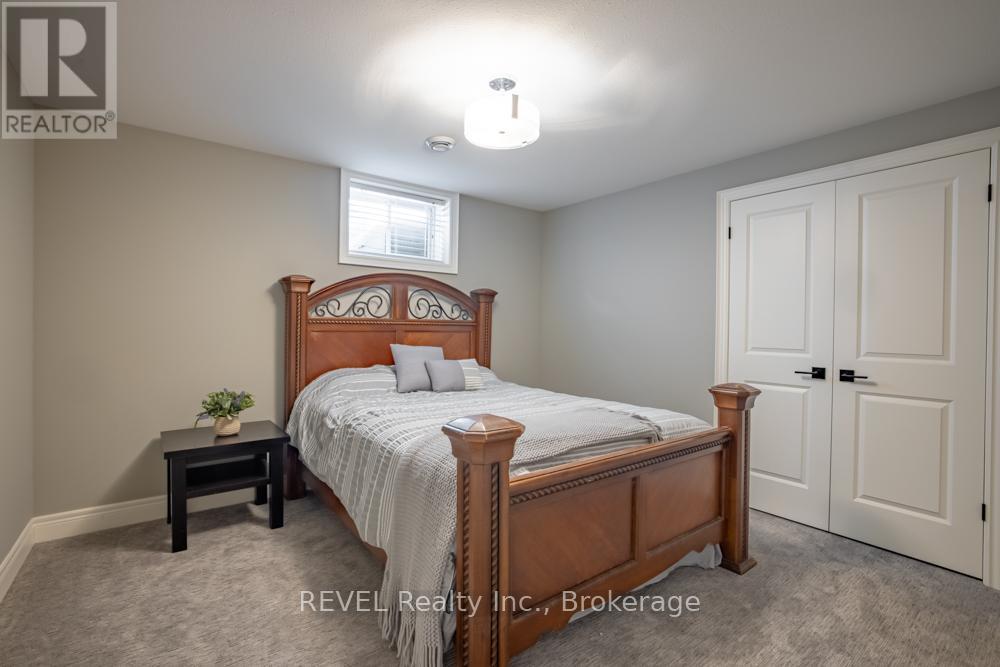 94 Julia Drive, Welland (Coyle Creek), Ontario  L3C 0E7 - Photo 25 - X12783842