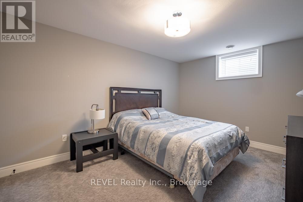 94 Julia Drive, Welland (Coyle Creek), Ontario  L3C 0E7 - Photo 26 - X12783842