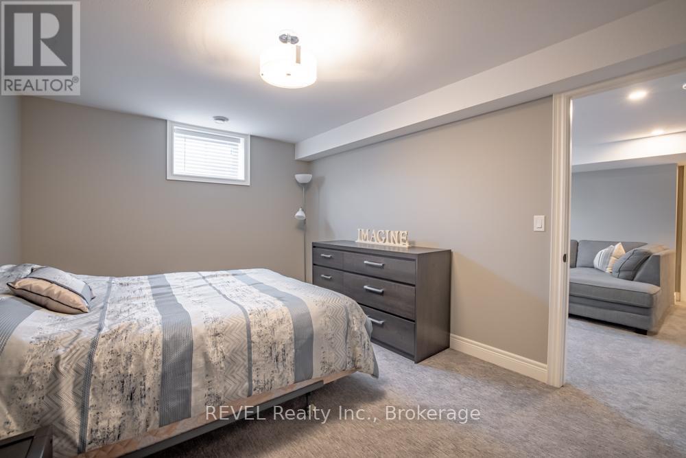 94 Julia Drive, Welland (Coyle Creek), Ontario  L3C 0E7 - Photo 27 - X12783842