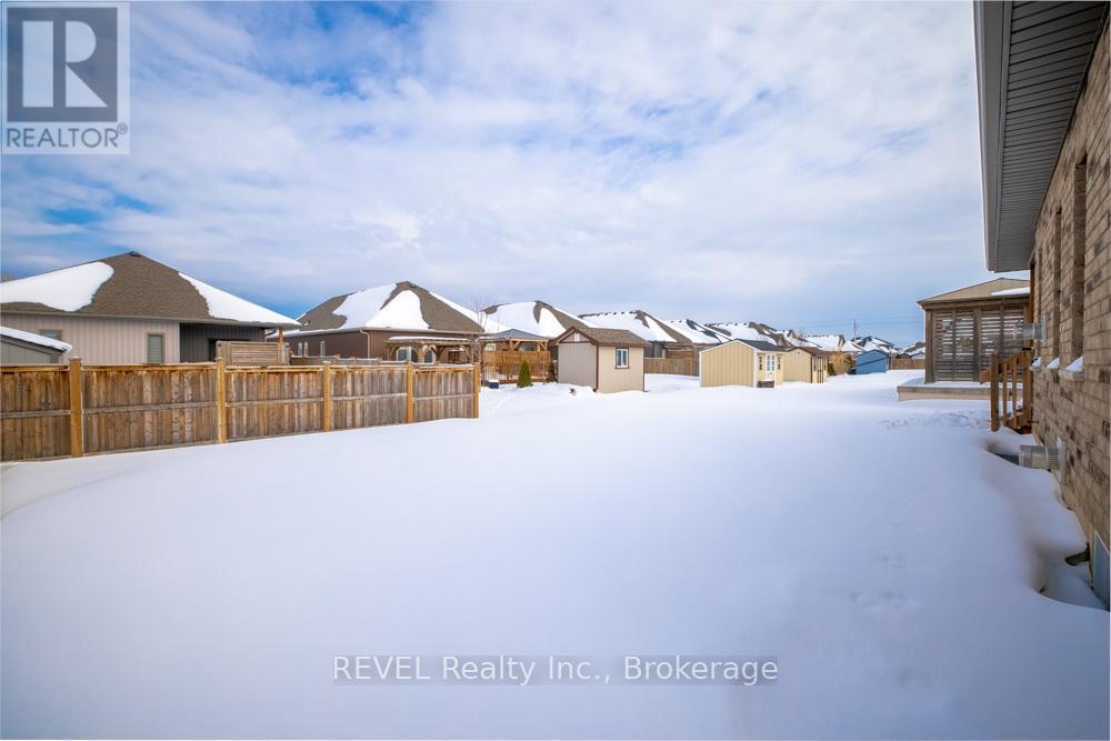 94 Julia Drive, Welland (Coyle Creek), Ontario  L3C 0E7 - Photo 30 - X12783842