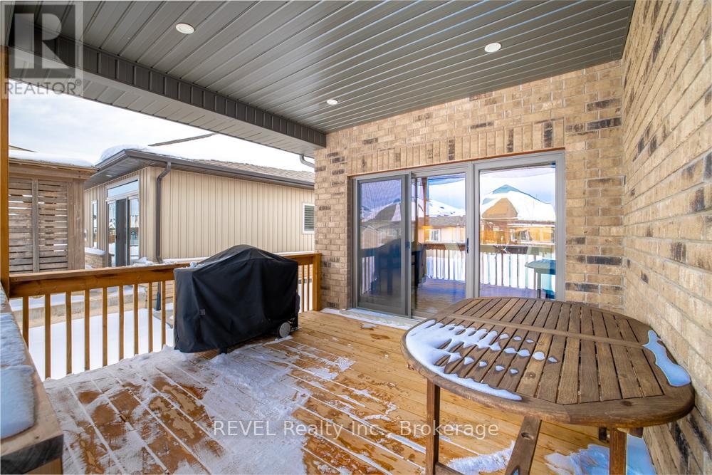 94 Julia Drive, Welland (Coyle Creek), Ontario  L3C 0E7 - Photo 31 - X12783842