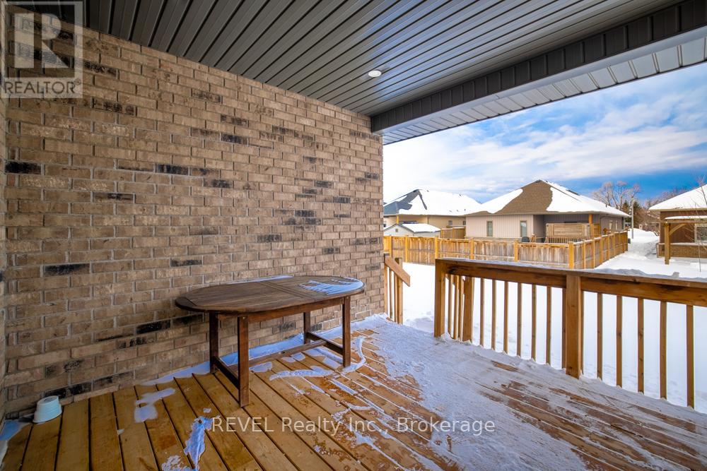 94 Julia Drive, Welland (Coyle Creek), Ontario  L3C 0E7 - Photo 32 - X12783842