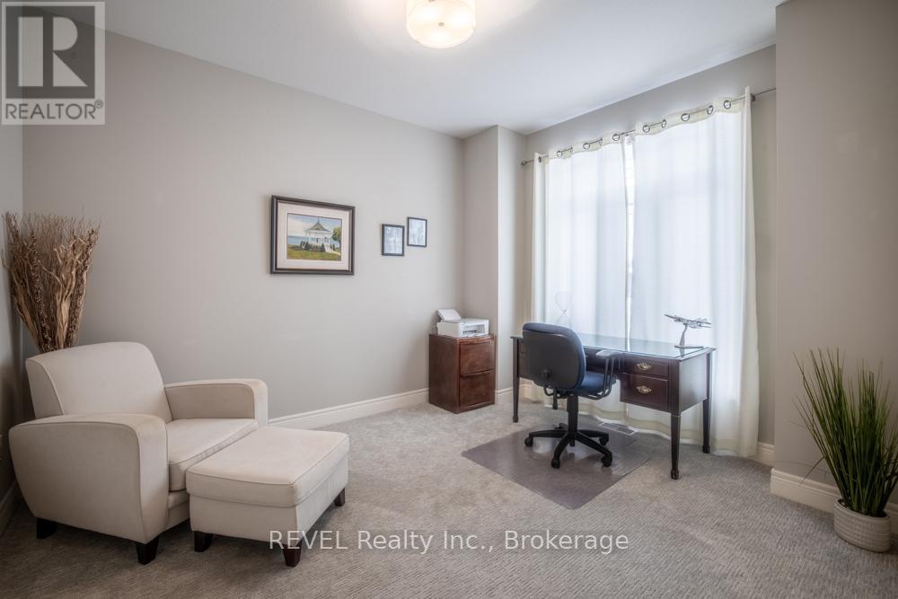 94 Julia Drive, Welland (Coyle Creek), Ontario  L3C 0E7 - Photo 5 - X12783842