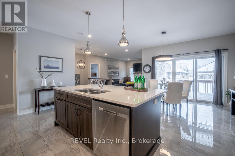 94 Julia Drive, Welland (Coyle Creek), Ontario  L3C 0E7 - Photo 9 - X12783842