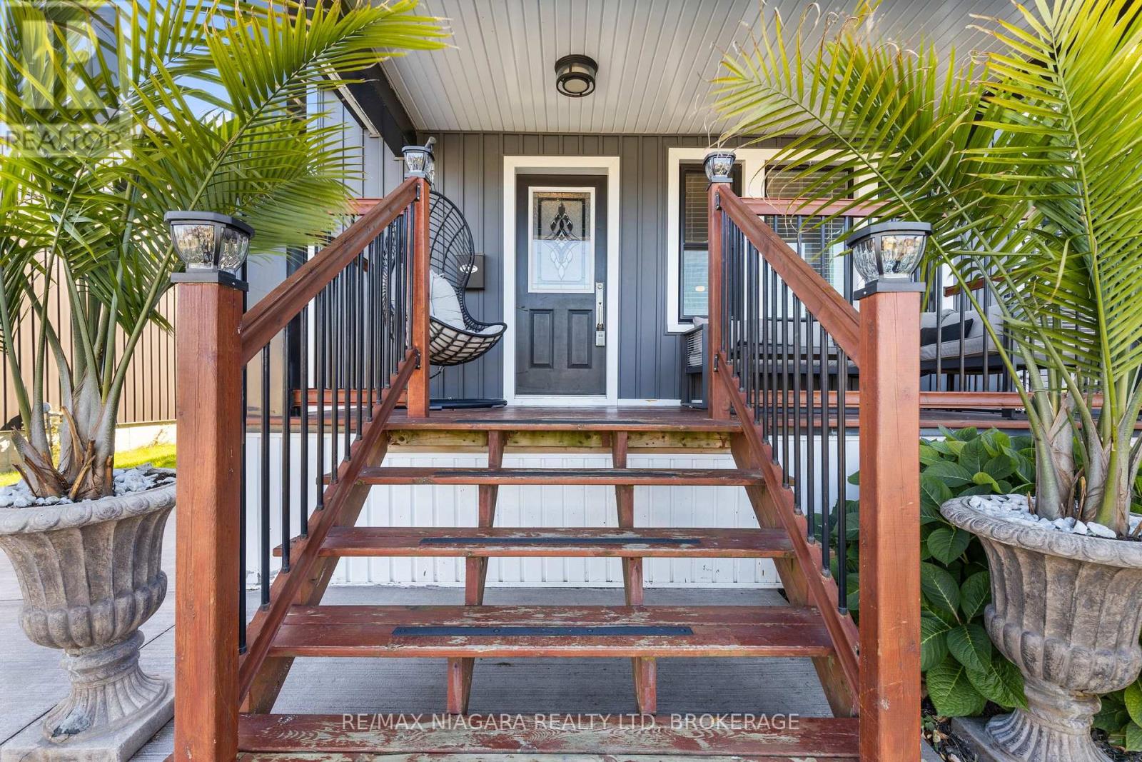 239 Bowen Road, Fort Erie, Ontario  L2A 2Y6 - Photo 4 - X12783894