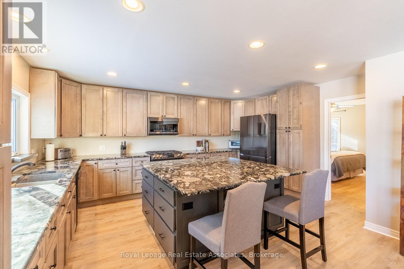 196 Circle Road, Hastings Highlands, Ontario  K0L 2K0 - Photo 5 - X12783668