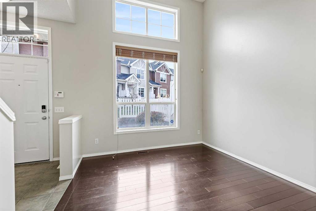 64 Elgin Gardens Se, Calgary, Alberta  T2Z 4T4 - Photo 5 - A2274282