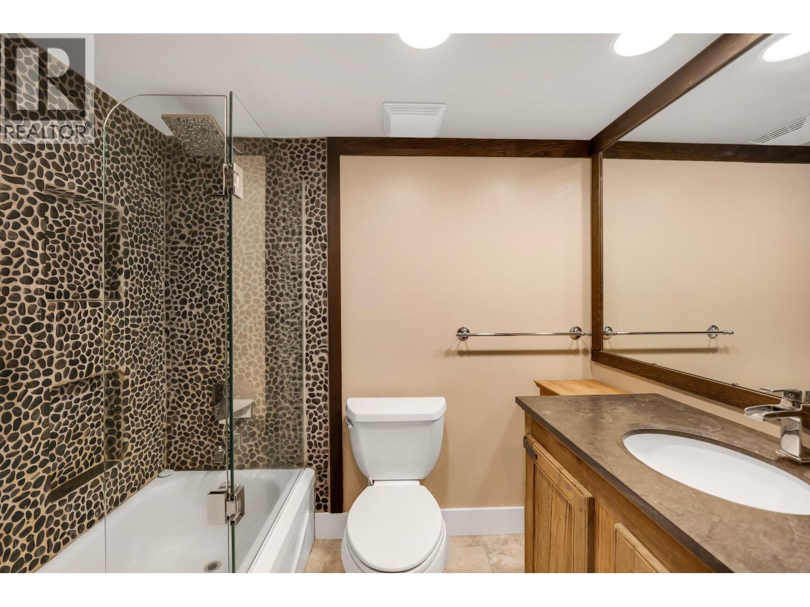 207 2050 Lake Placid Road, Whistler, British Columbia  V8E 0A8 - Photo 14 - R3078101