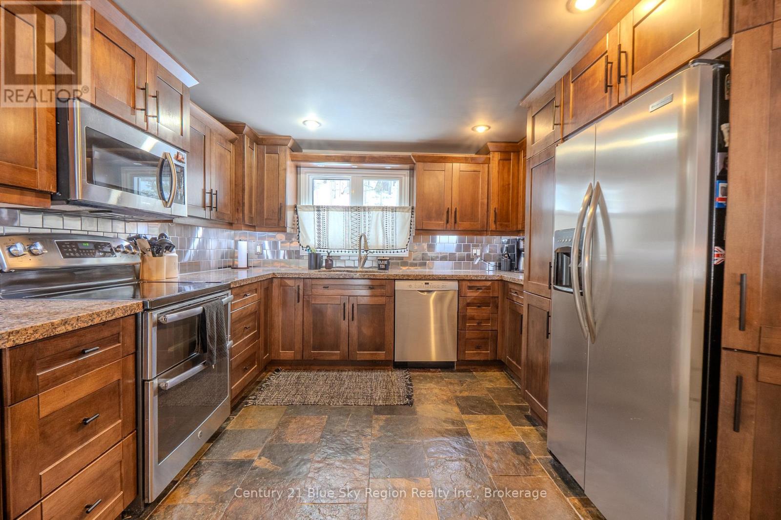 355 Anita Avenue, North Bay, Ontario  P1C 0A8 - Photo 8 - X12675442