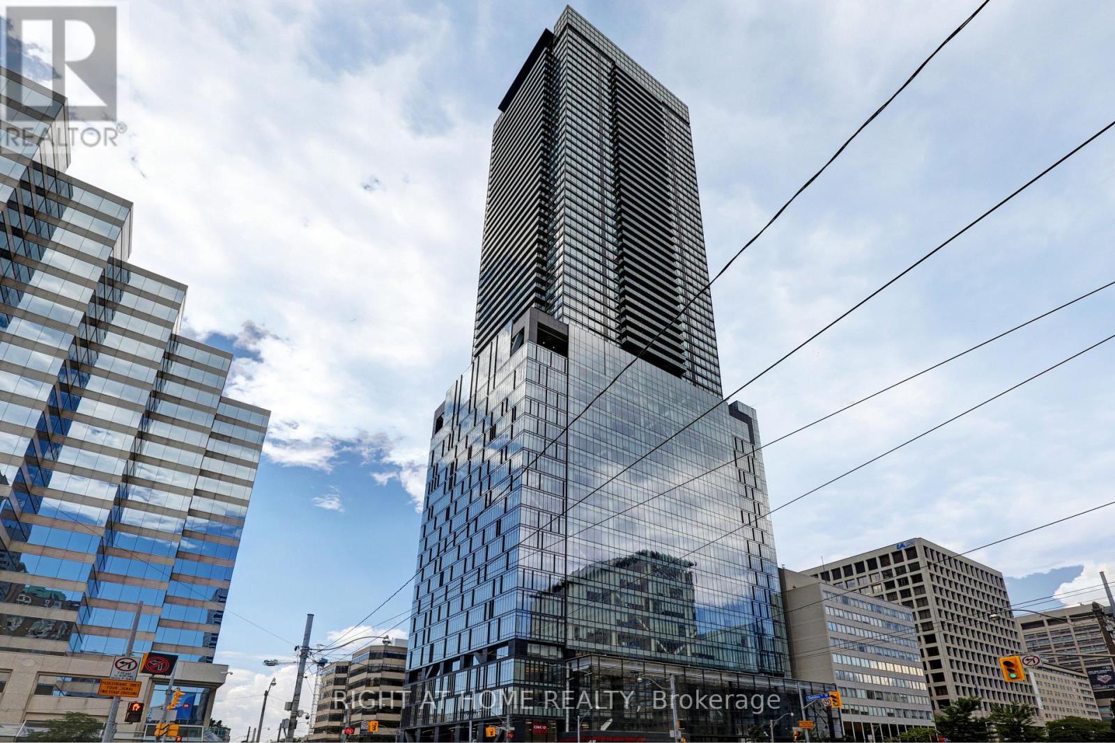 4416 - 488 UNIVERSITY AVENUE, Toronto, Ontario