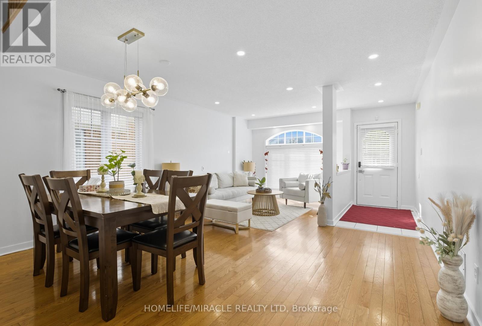 12 Robert Attersley Drive E, Whitby, Ontario  L1R 3E3 - Photo 2 - E12783708