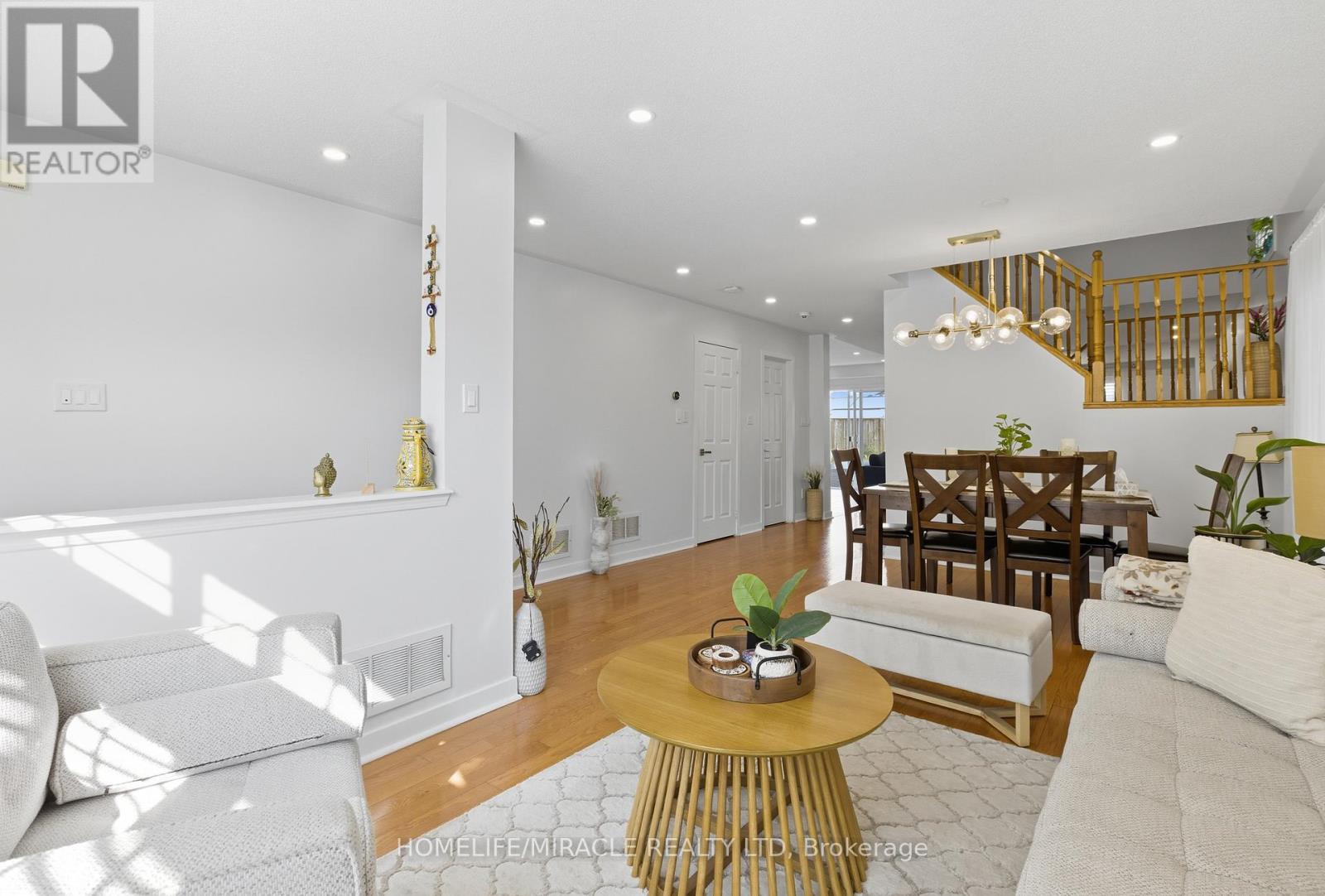 12 Robert Attersley Drive E, Whitby, Ontario  L1R 3E3 - Photo 3 - E12783708