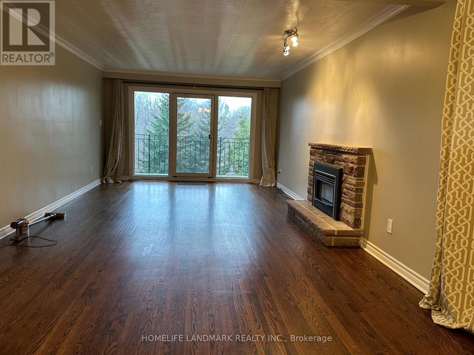 28 Landfair Crescent, Toronto, Ontario  M1J 3A7 - Photo 3 - E12783888