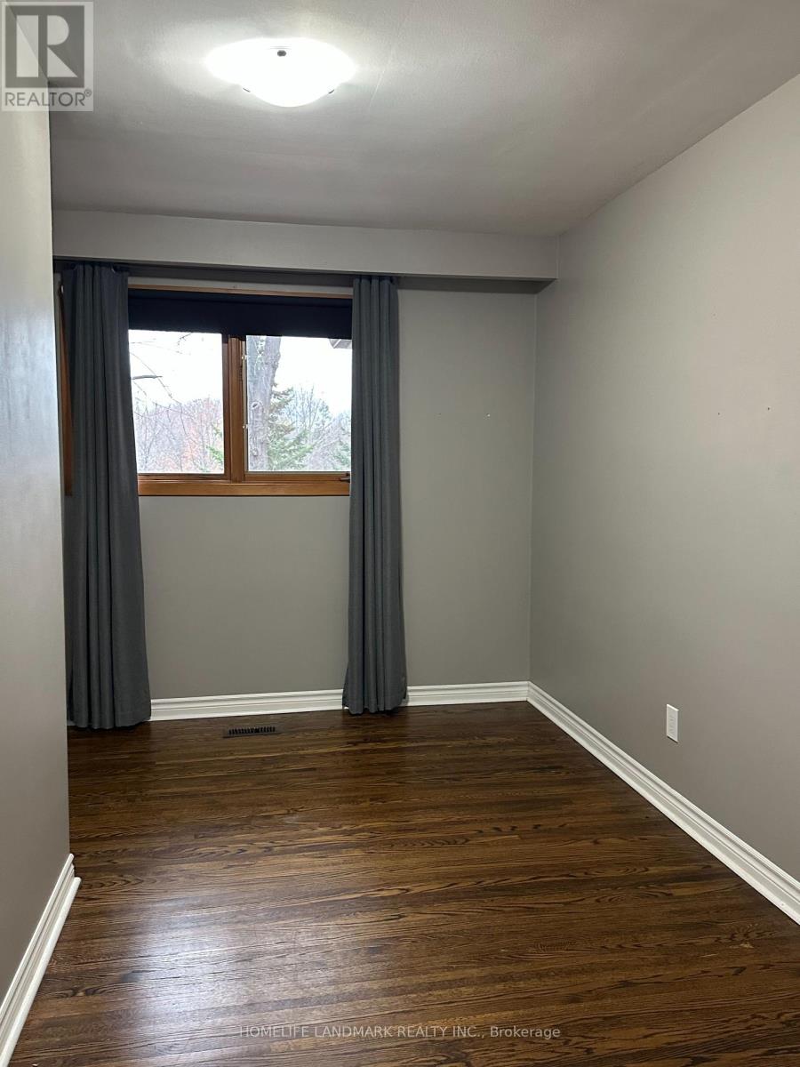 28 Landfair Crescent, Toronto, Ontario  M1J 3A7 - Photo 4 - E12783888